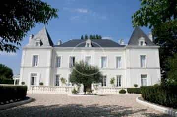 Haus im Chalais, Nouvelle-Aquitaine 10108048