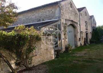 House in Cognac, Nouvelle-Aquitaine 10108053