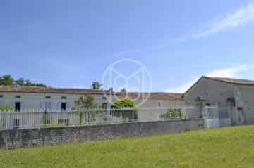 Rumah di Cognac, Nouvelle-Aquitaine 10108066