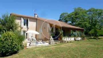 Huis in Aunac, Nouvelle-Aquitaine 10108071