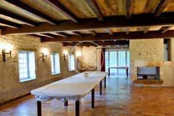 بيت في Cognac, 17520, France, Poitou-Charentes 10108079