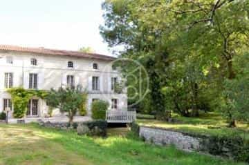 rumah dalam Cognac, Nouvelle-Aquitaine 10108079