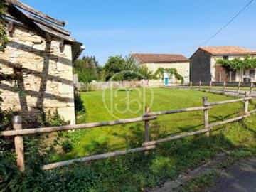 σπίτι σε Civray, 86400, France, Poitou-Charentes 10108089