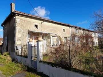 House in Le Bouchage, Nouvelle-Aquitaine 10108101