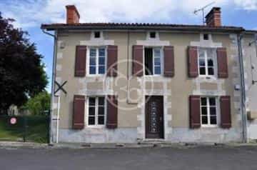 Hus i Joussé, Nouvelle-Aquitaine 10108104