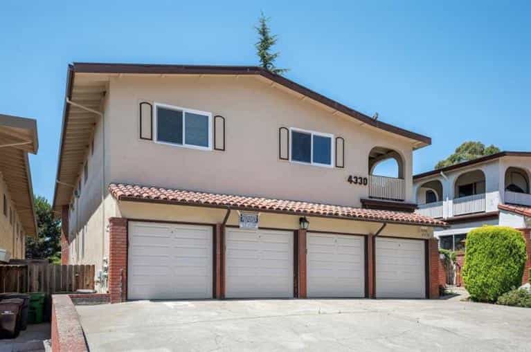 Condominium in San Leandro, Californië 10108592