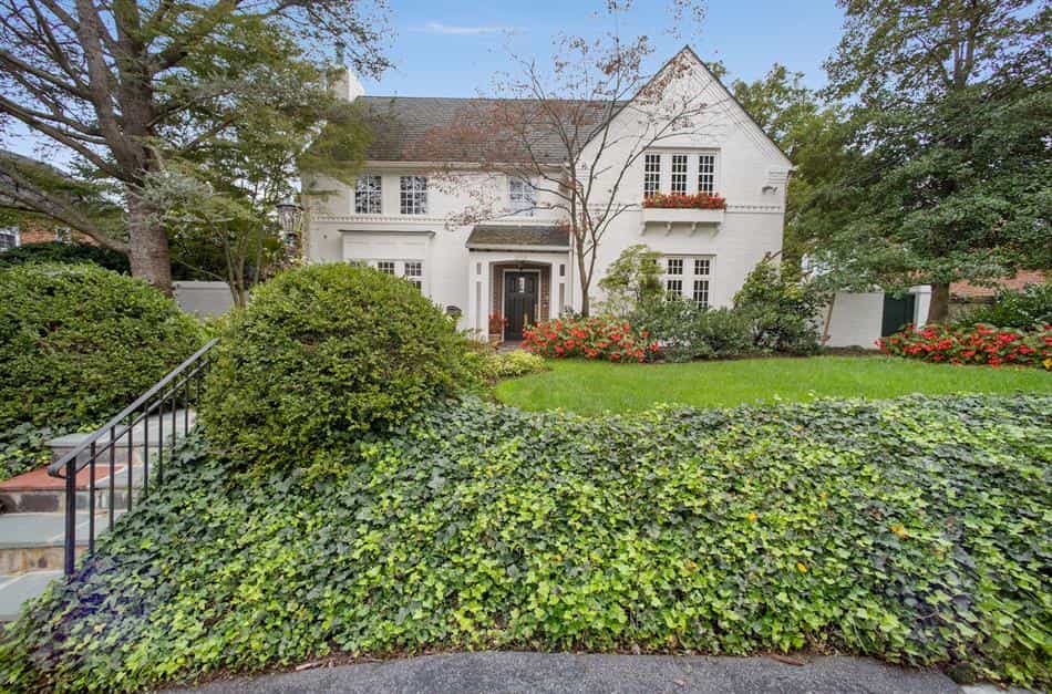 House in Chevy Chase Manor, Maryland 10108862