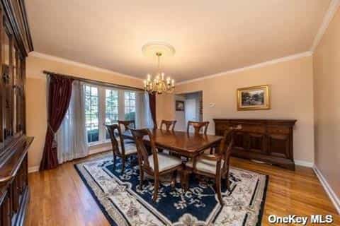 House in South Hempstead, New York 10109362