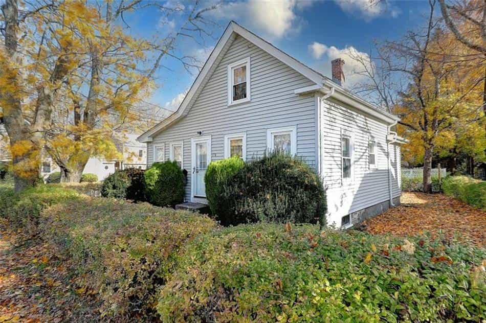 House in West Barrington, Rhode Island 10109735