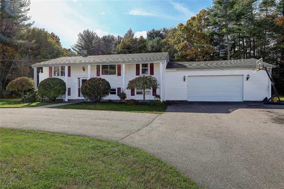 House in Spring Lake, Rhode Island 10109748