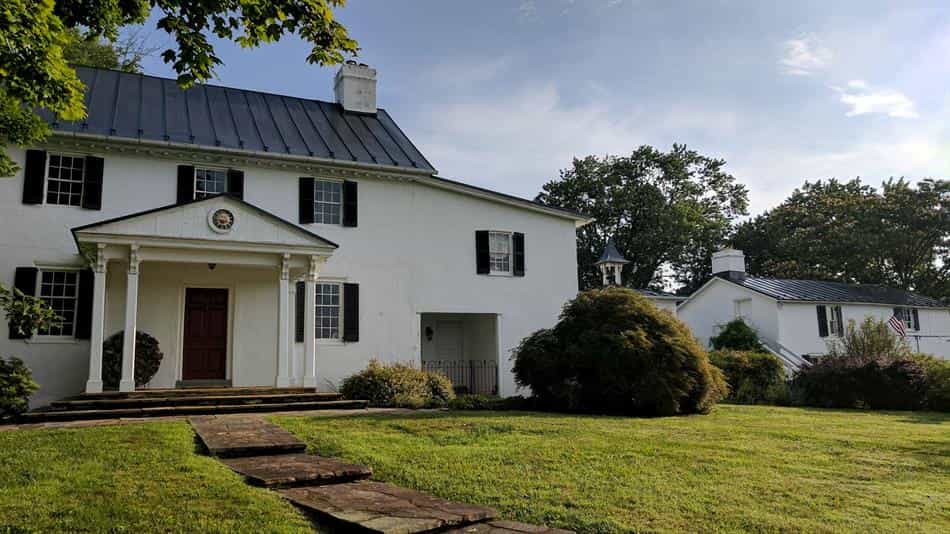 House in Bloomfield, Virginia 10109860