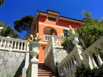 Talo sisään Molino Nuovo, Liguria 10109892