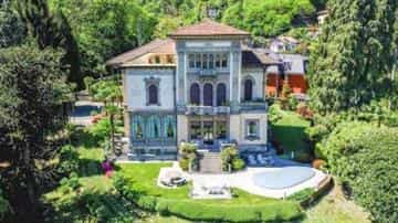 Condominium in Stresa, Piedmont 10109972