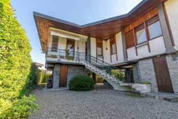 House in Lesa, Piedmont 10109984