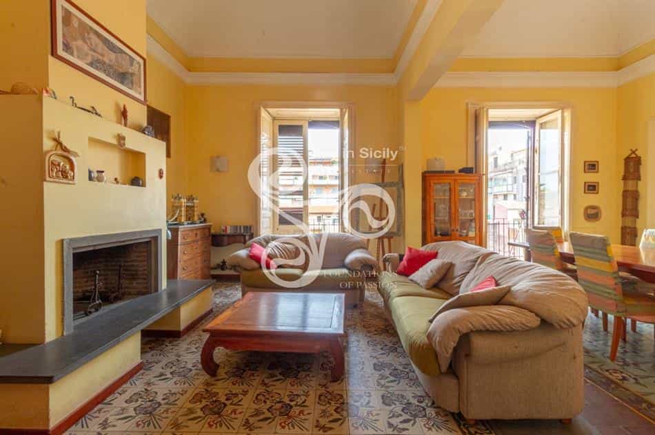 公寓 在 Catania, Sicilia 10110069