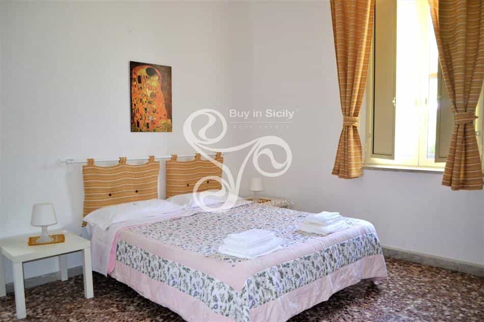 жилой дом в Noto, Sicily 10110085