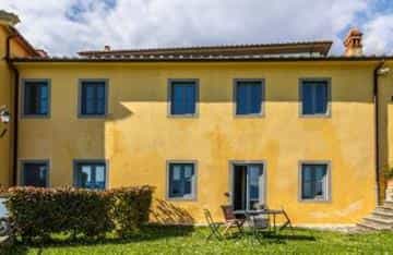 Eigentumswohnung im Lucca, Tuscany 10110197