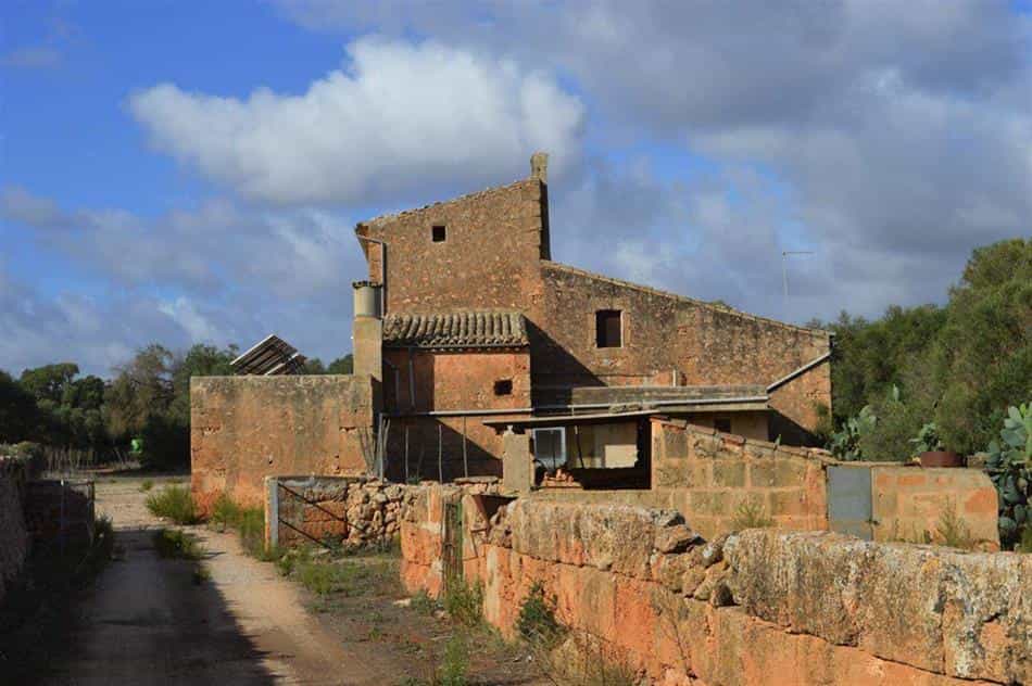 Condominium in El Arenal, Balearic Islands 10110374