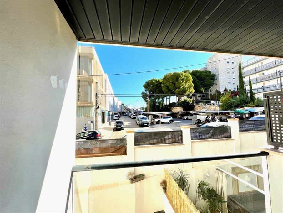 Condominium in El Arenal, Balearic Islands 10110401