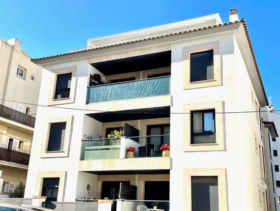 Condominium in El Arenal, Balearic Islands 10110401