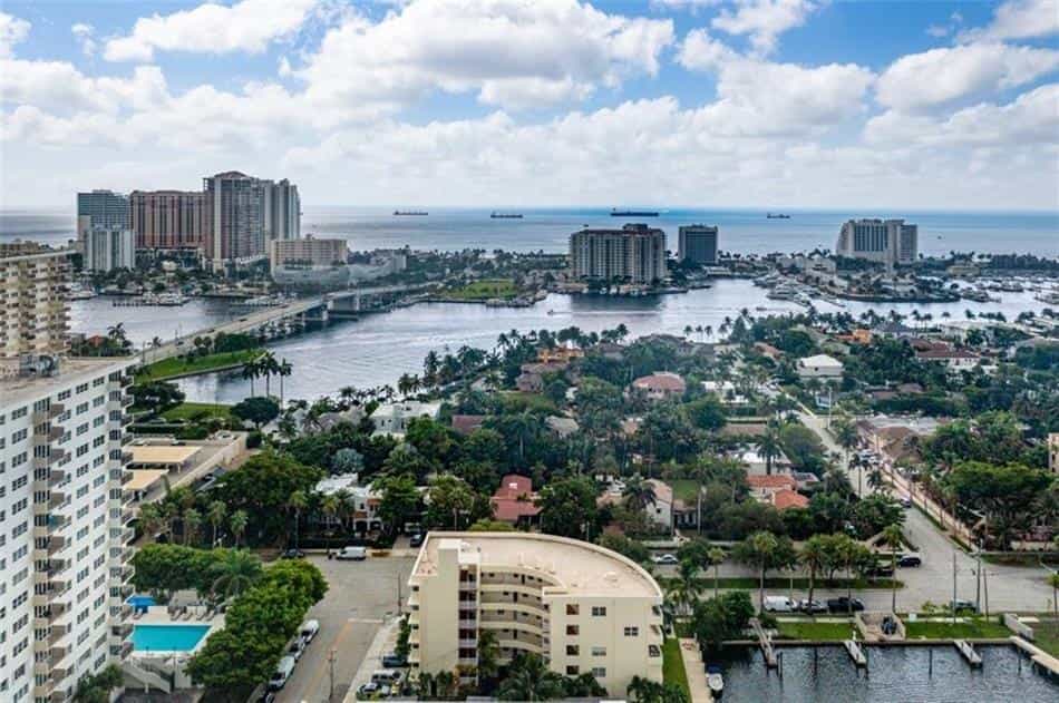 Condominium in Fort Lauderdale, Florida 10110564
