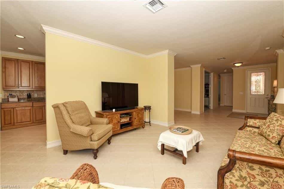 Condominium in Fort Myers, Florida 10110579