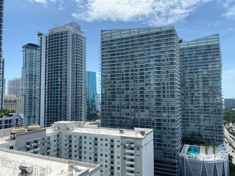 Condominio nel Miami, Florida 10110668