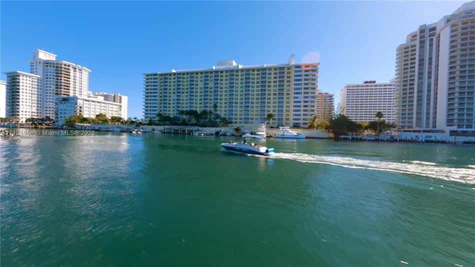 Eigentumswohnung im Miami Beach, Florida 10110688