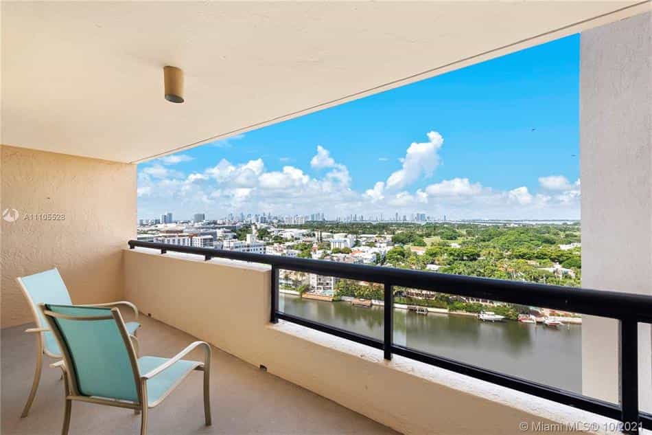 Condominium dans Plage de Miami, Floride 10110696