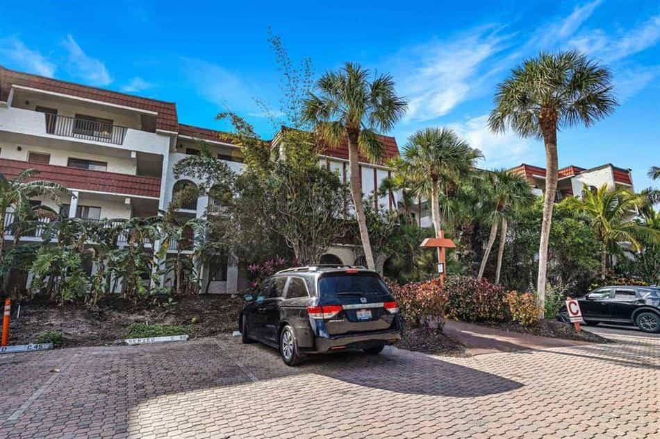 Condominium in Ybel, Florida 10110952