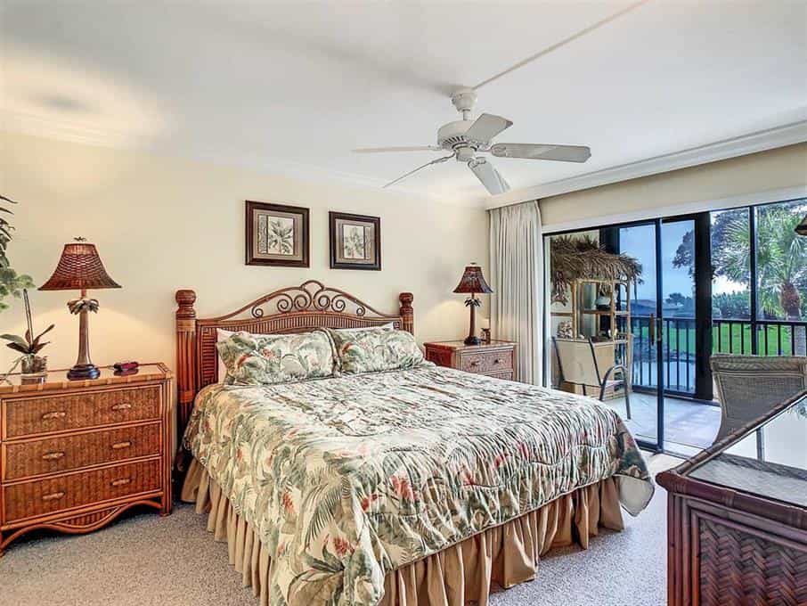 Condominium in Sanibel, Florida 10110956