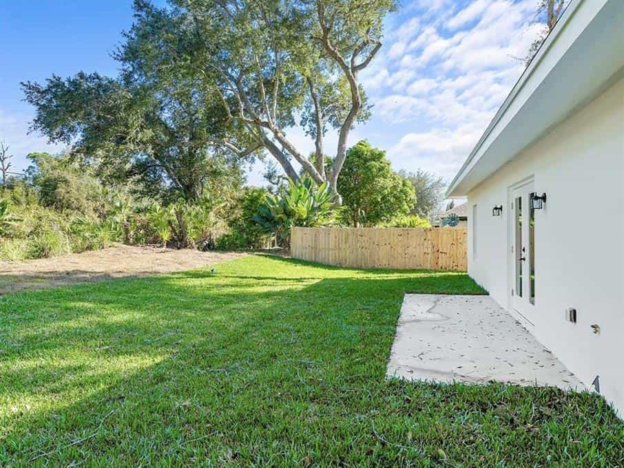 House in Vero Beach, Florida 10111199