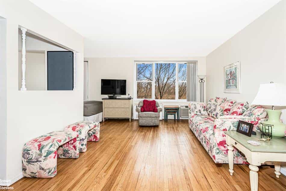 Condominium in Yonkers, New York 10111783
