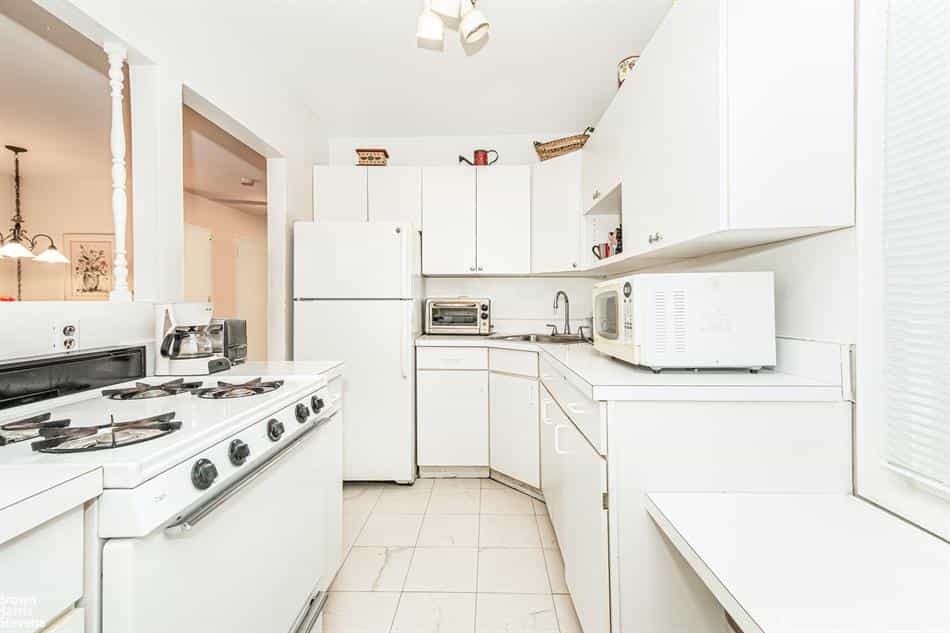 Condominium in Yonkers, New York 10111783