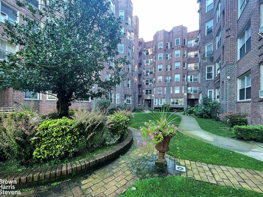 Condominium in Bay Ridge, New York 10111812