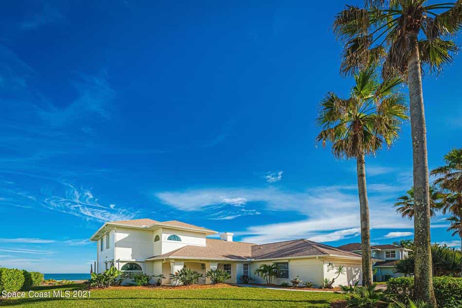 Rumah di Satellite Beach, Florida 10112357