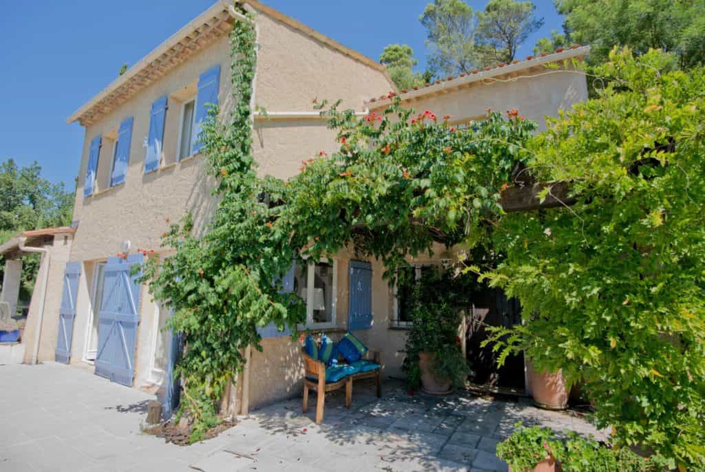Hus i Callian, Provence-Alpes-Cote d'Azur 10112443