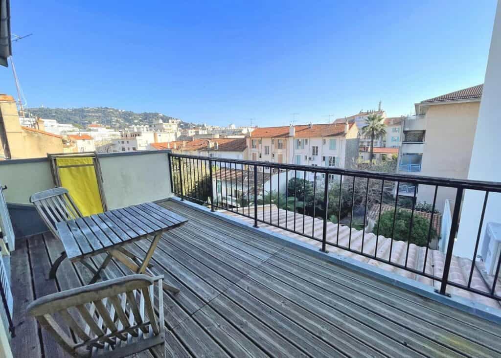 Condominium in Cannes, Provence-Alpes-Côte d'Azur 10112476