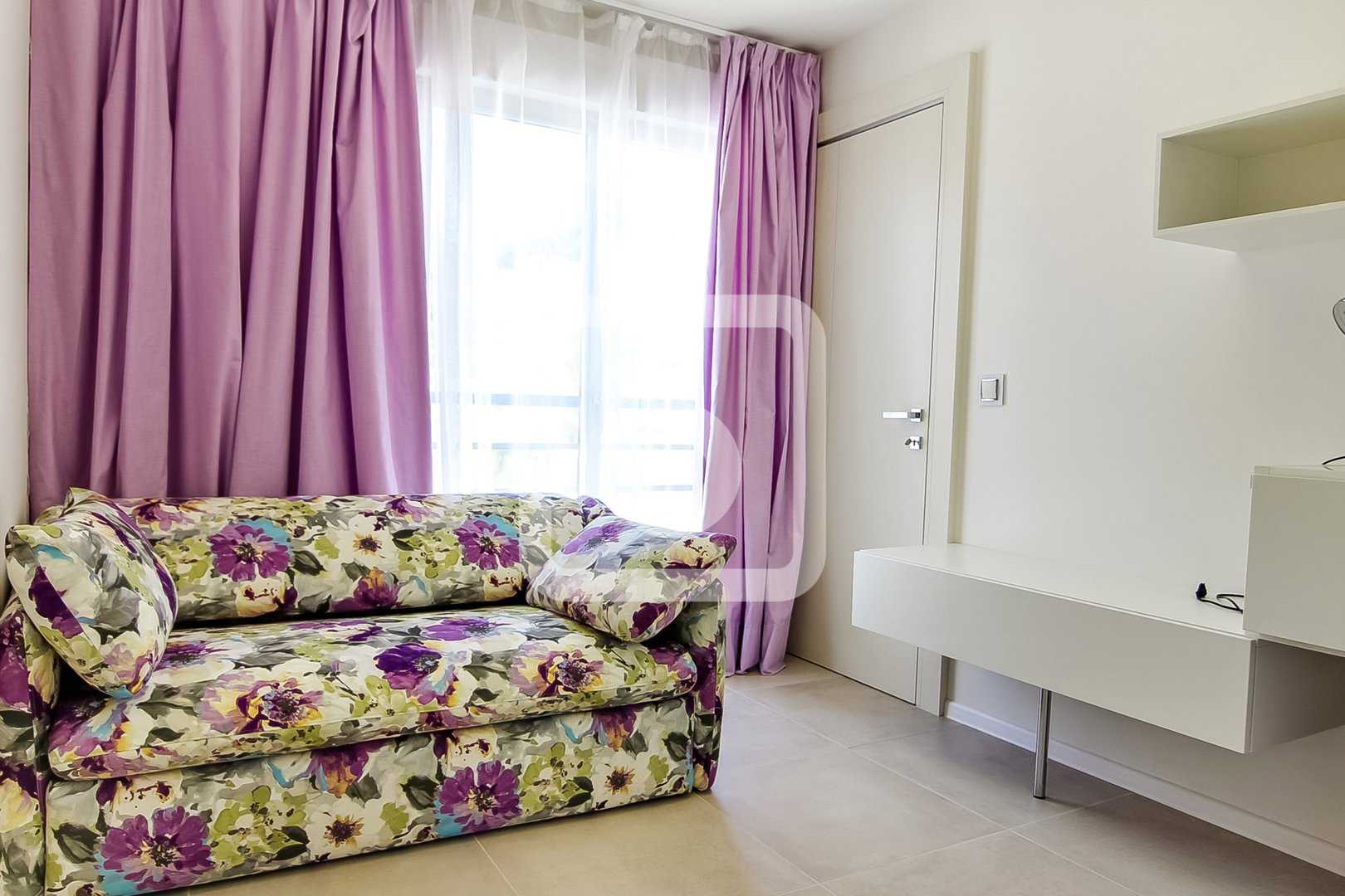 Condominium in Nice, Provence-Alpes-Côte d'Azur 10112536