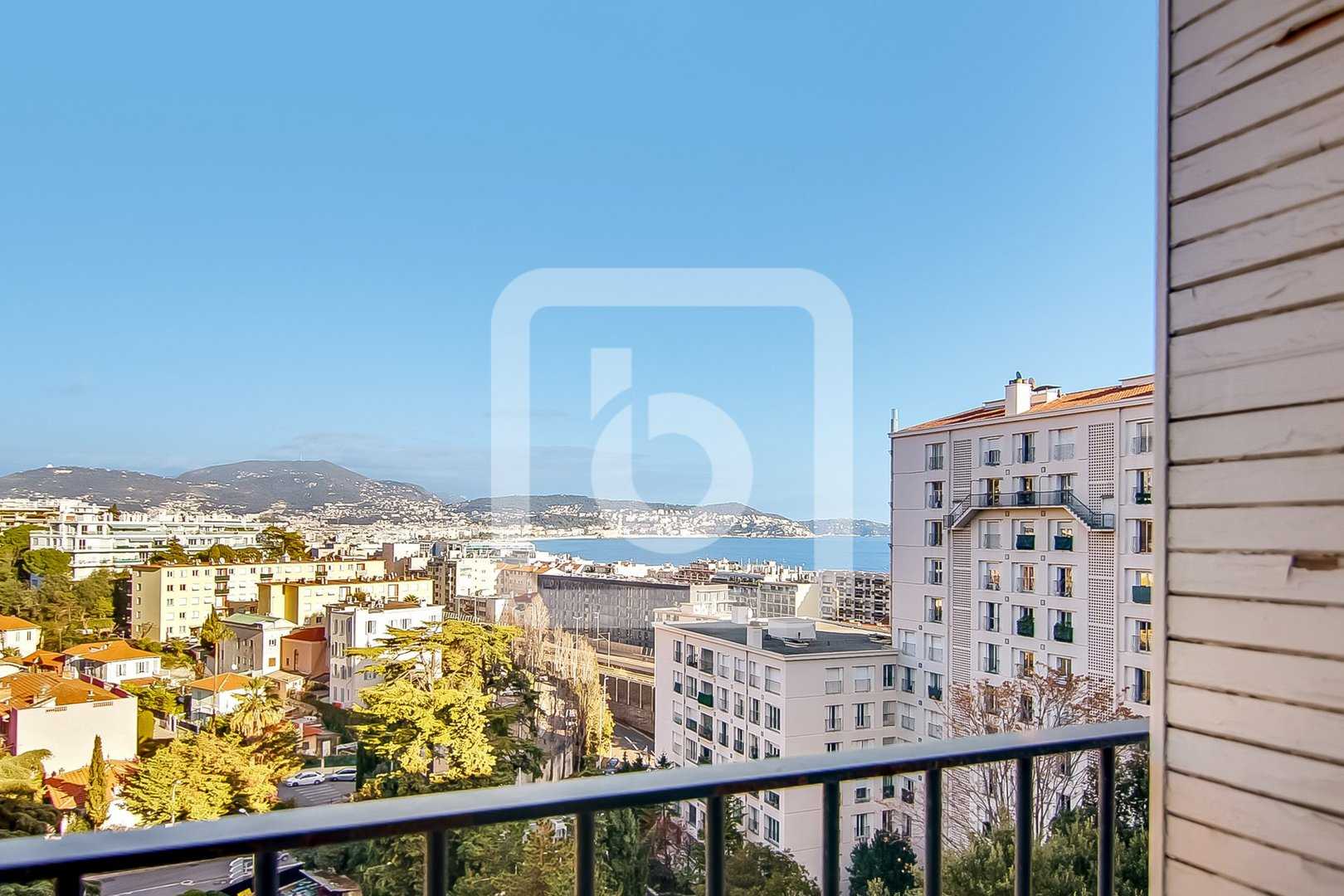Condominium in Nice, Provence-Alpes-Côte d'Azur 10112559