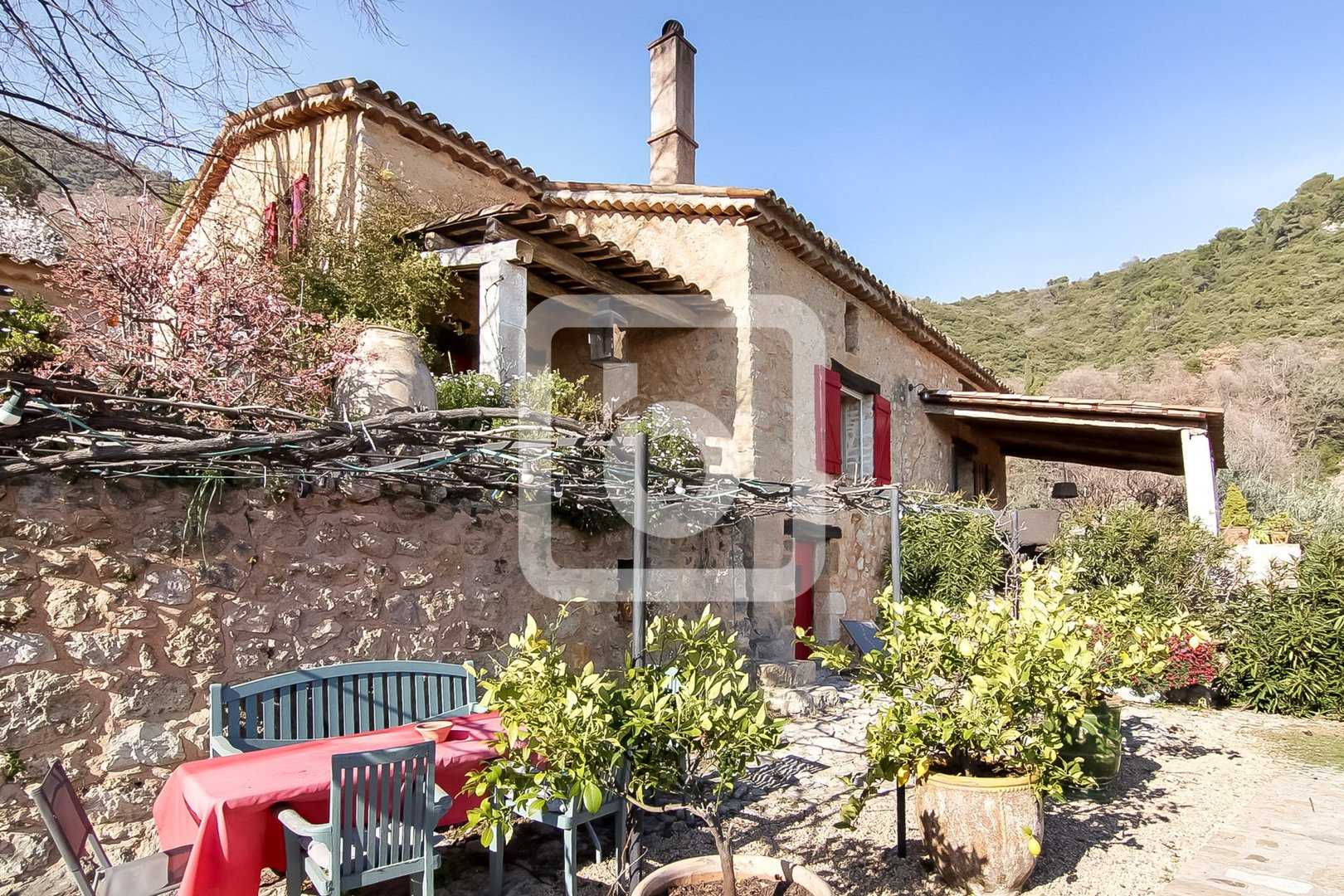 Hus i Seillans, Provence-Alpes-Côte d'Azur 10112563