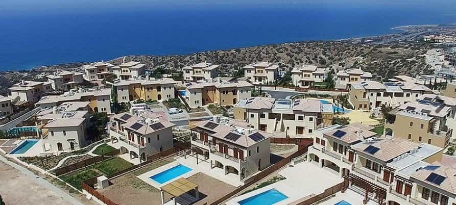 Condominium dans Agia Marinouda, Paphos 10112672