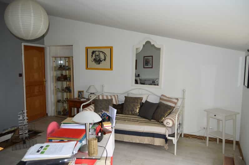 σπίτι σε Savigne, Nouvelle-Aquitaine 10112896