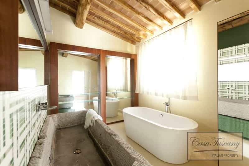 Dom w Pomarance, Tuscany 10112906