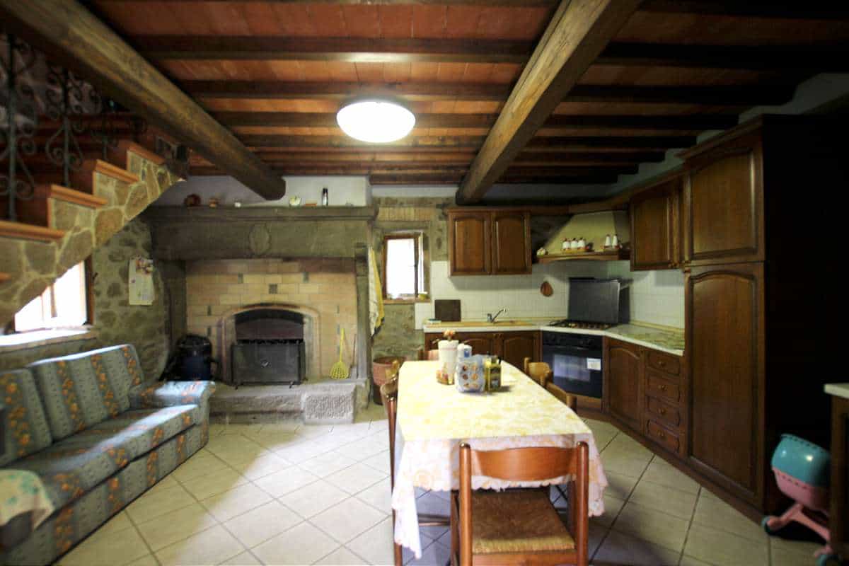 casa en Montecatini Val di Cecina, Tuscany 10112928