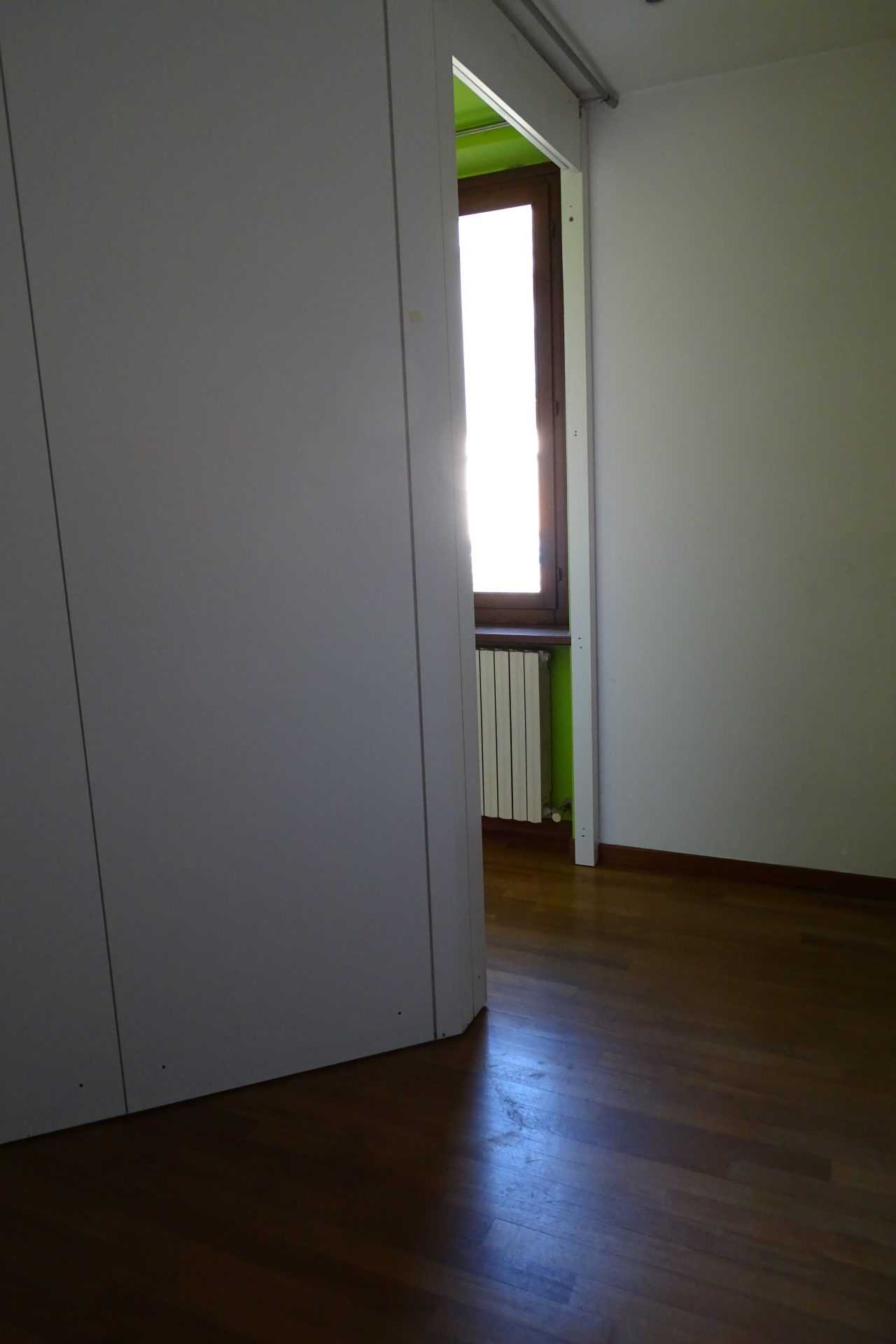 Condominium in Lovere, Lombardia 10113201
