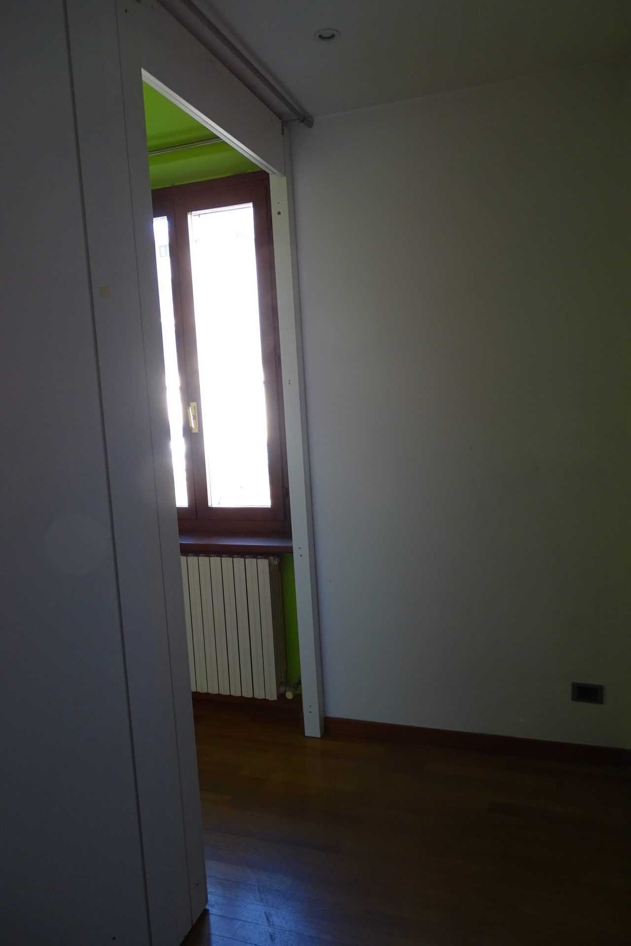 Condominium dans Lovere, Lombardia 10113201