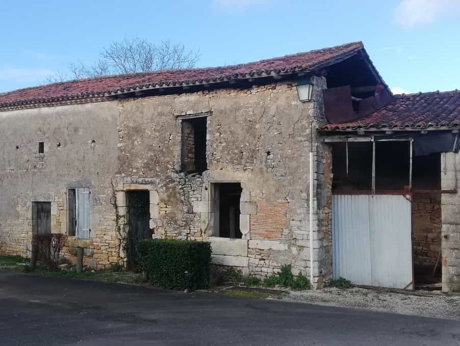 मकान में Agris, Nouvelle-Aquitaine 10113323
