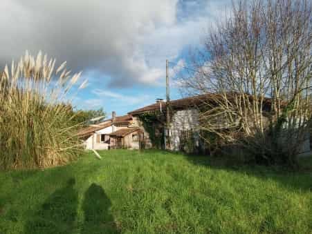 Hus i Cellefrouin, Nouvelle-Aquitaine 10113335