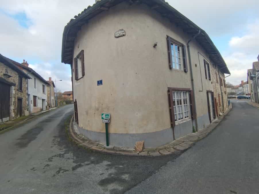 Rumah di Massignac, Nouvelle-Aquitaine 10113337